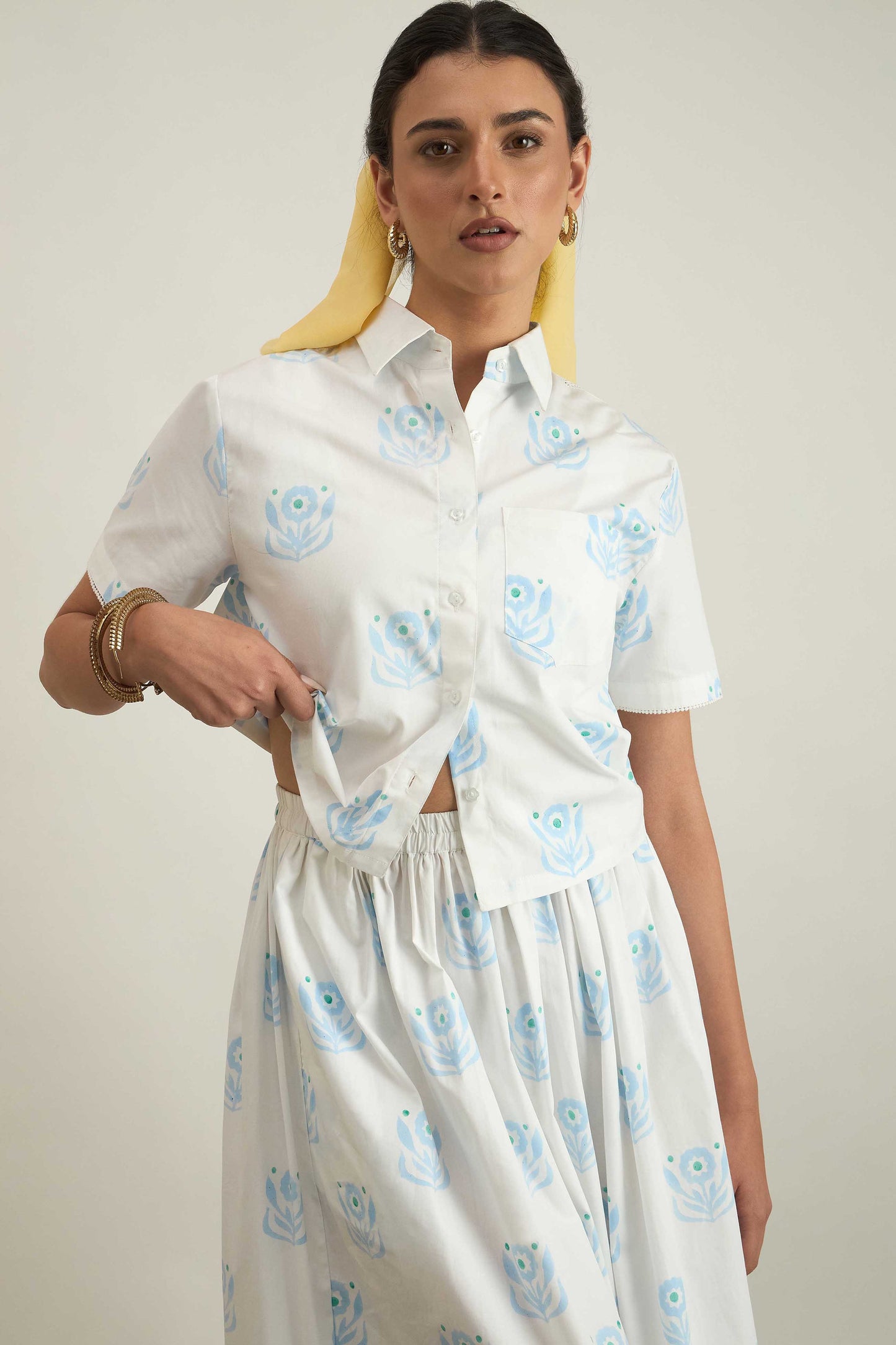 Meadow Shirt in White Flower Child Print