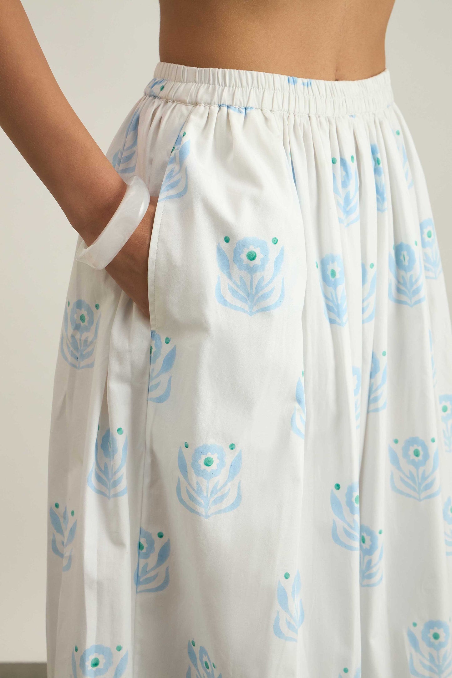 Willow Skirt in White Flower Child Print